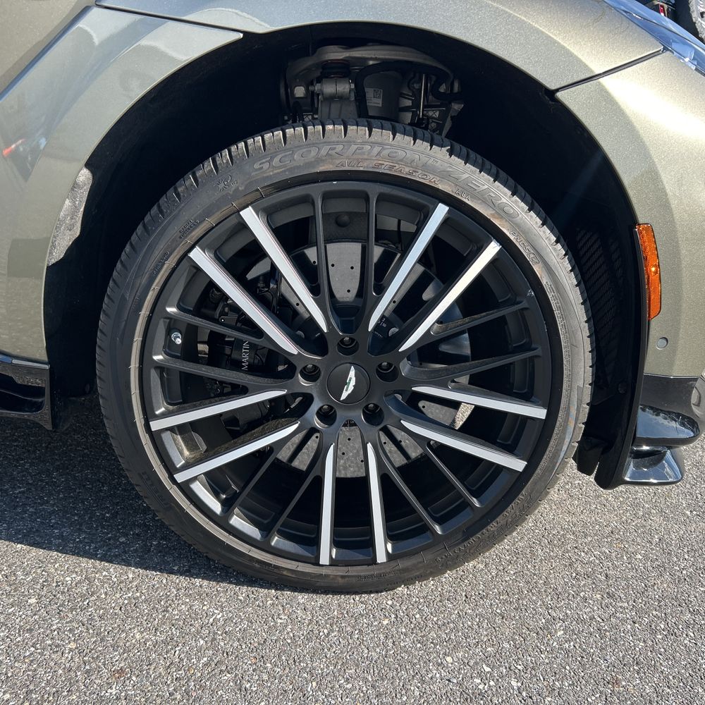 2024 Aston Martin DBX 707
