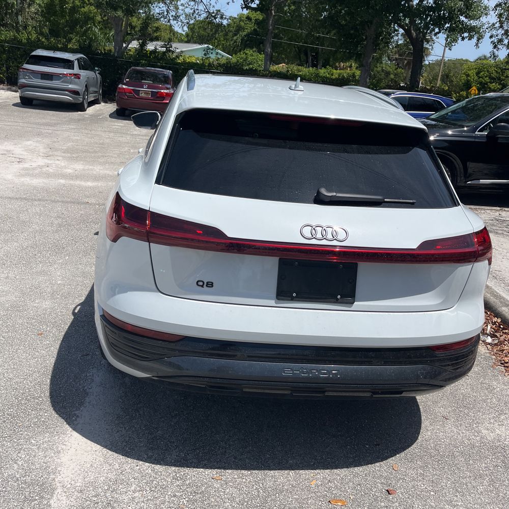 2024 Audi Q8 e-tron quattro Premium Plus