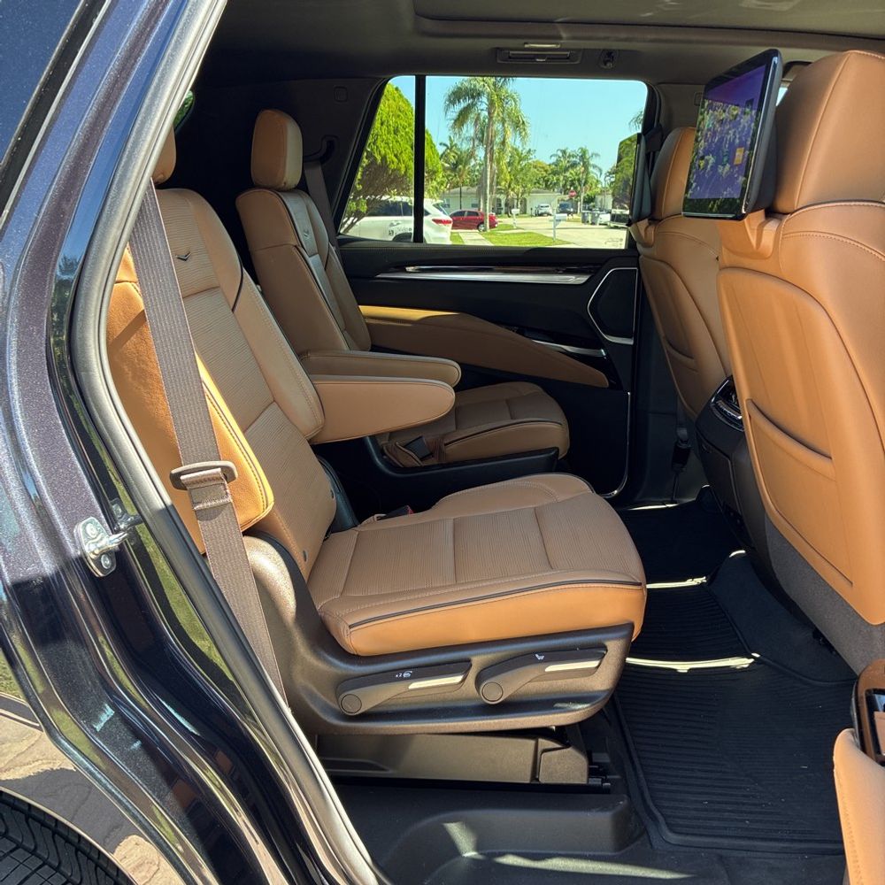 2025 Cadillac Escalade Premium Luxury