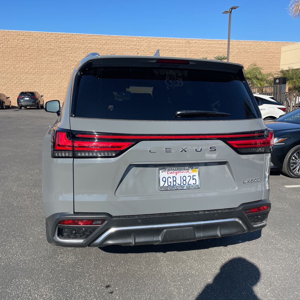 2023 Lexus LX 600 F SPORT Handling