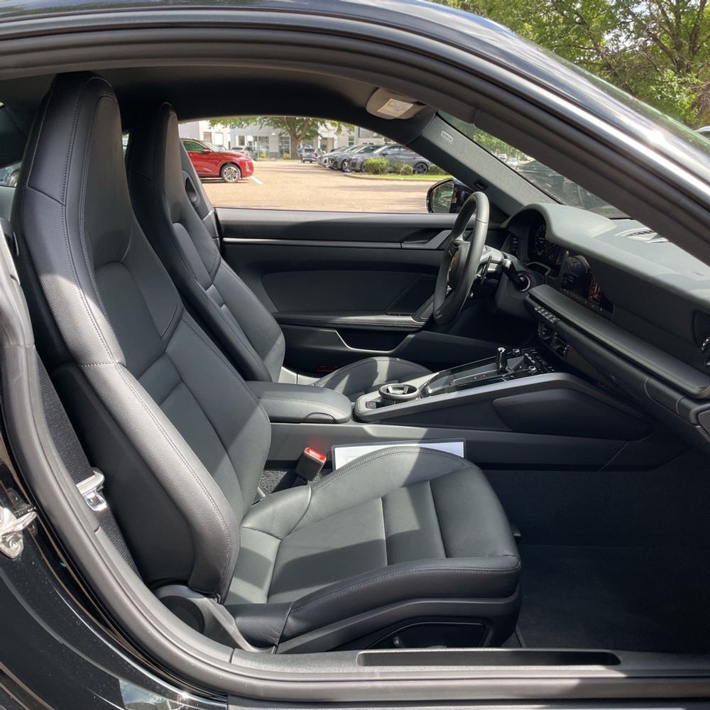 2025 Porsche 911 Carrera