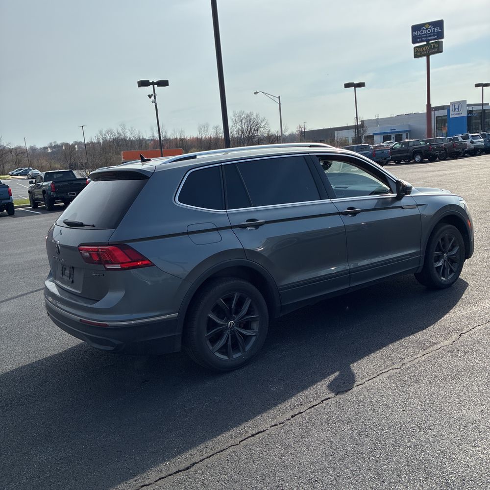 2022 Volkswagen Tiguan SE 4Motion photo 9