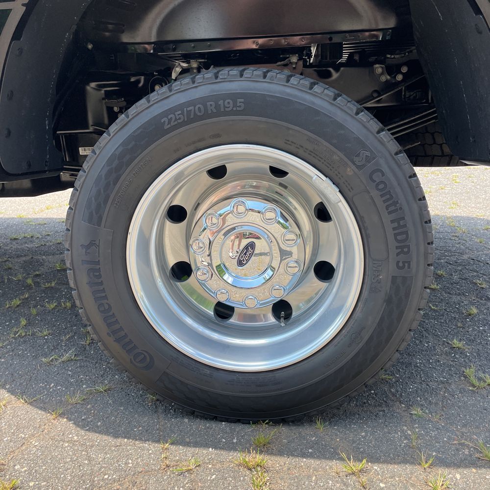 2025 Ford F-450 Super Duty Platinum