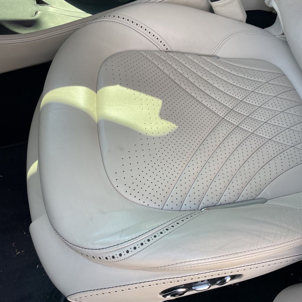 2021 Aston Martin DBX