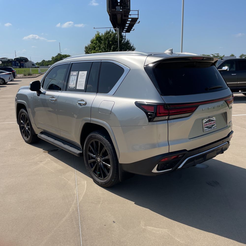 2024 Lexus LX 600 F SPORT Handling