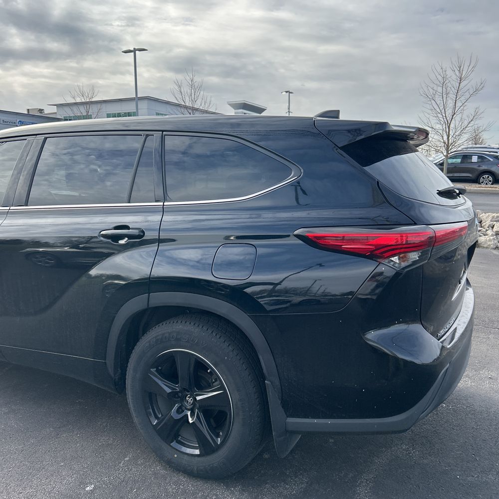 2021 Toyota Highlander LE