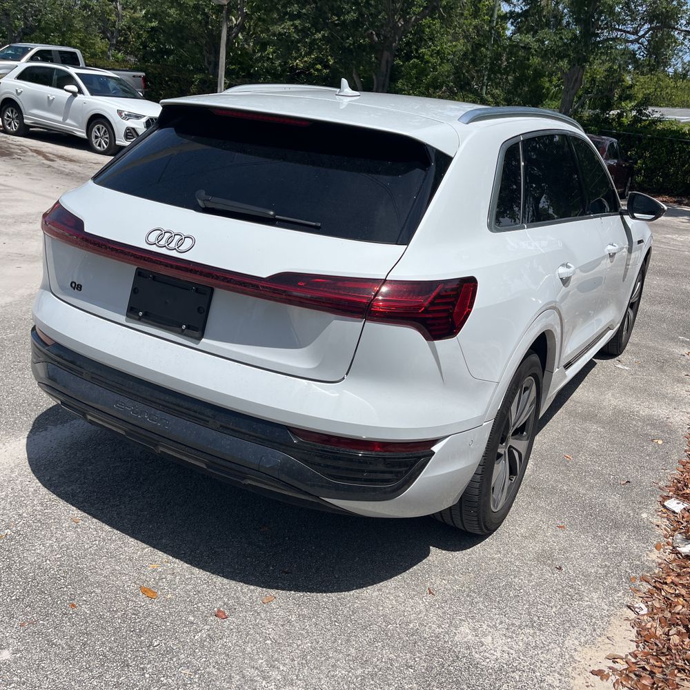 2024 Audi Q8 e-tron quattro Premium Plus