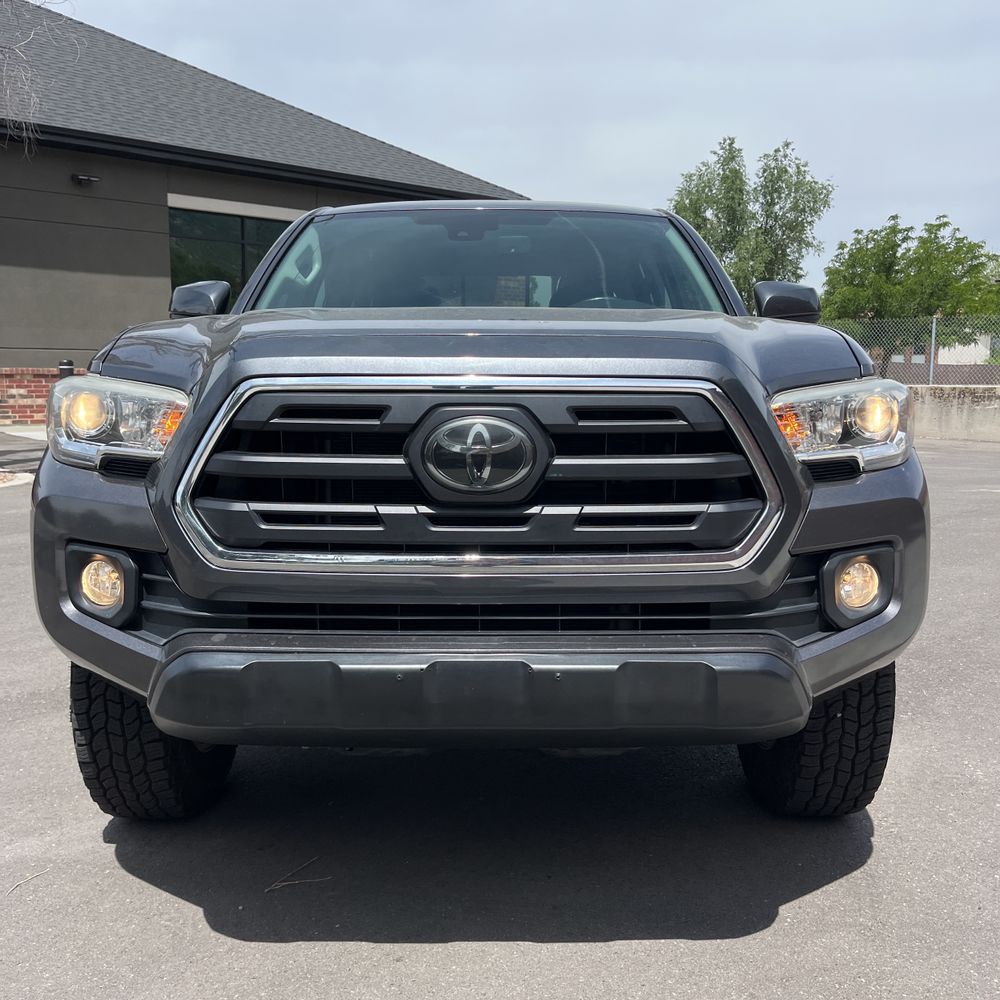 2018 Toyota Tacoma SR5 V6 photo 14