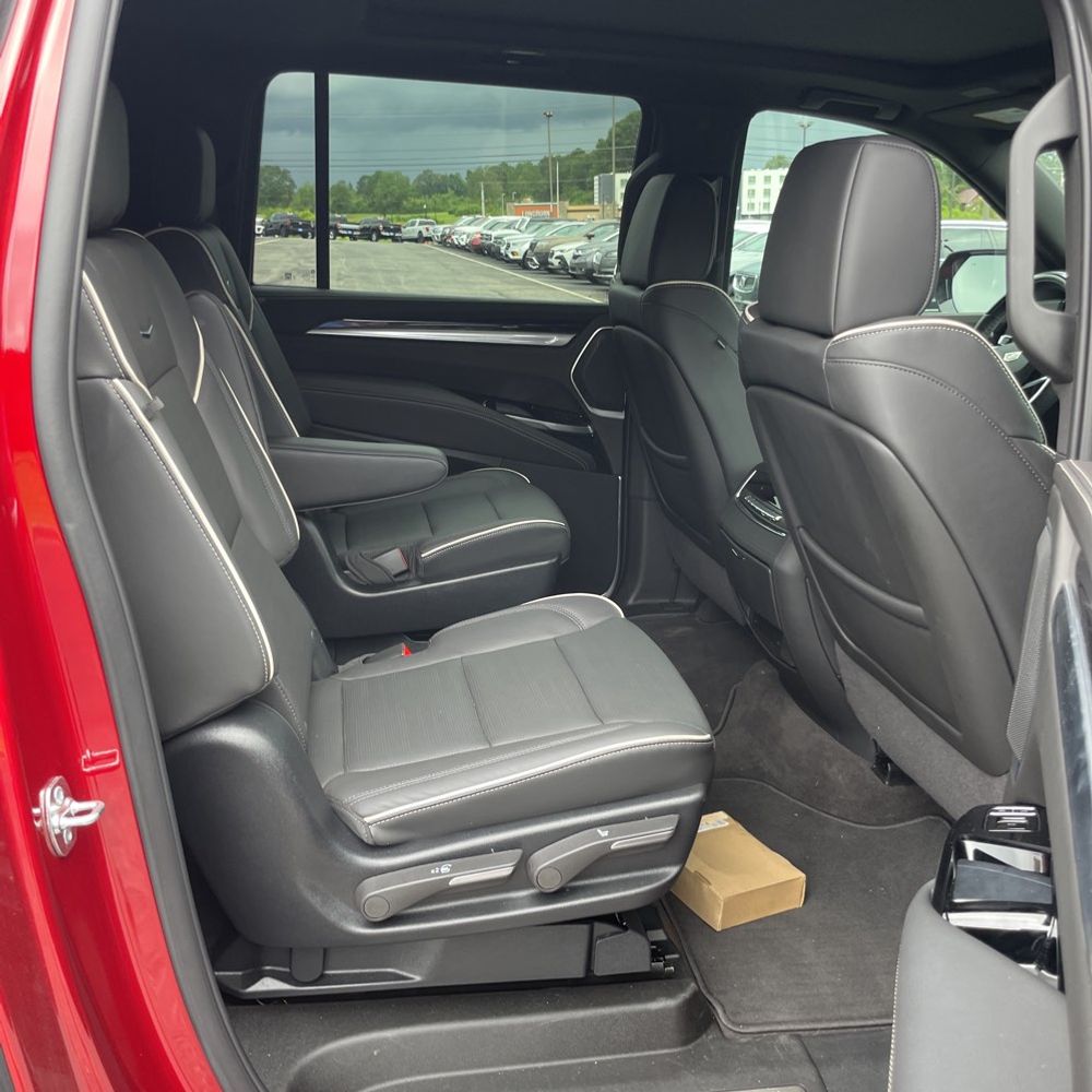 2025 Cadillac Escalade ESV Sport