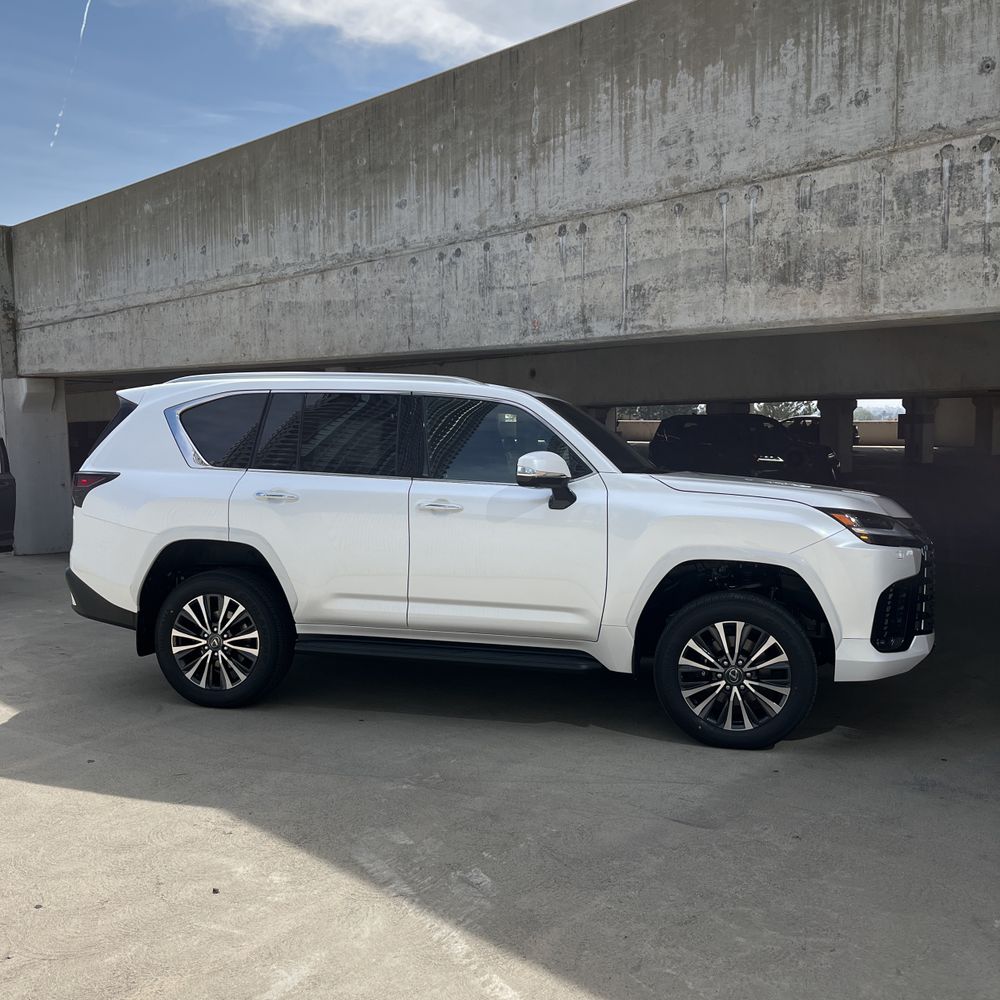 2025 Lexus LX-Series LX600 Premium