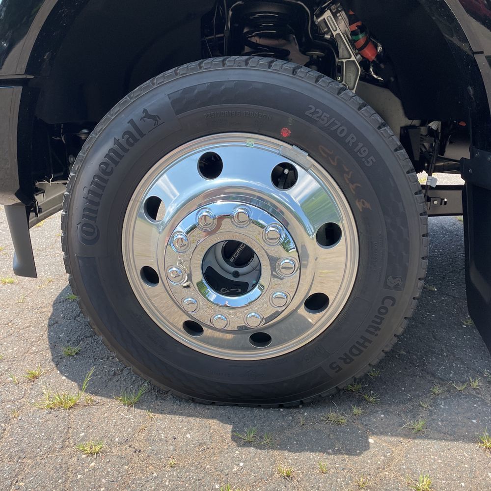 2025 Ford F-450 Super Duty Platinum