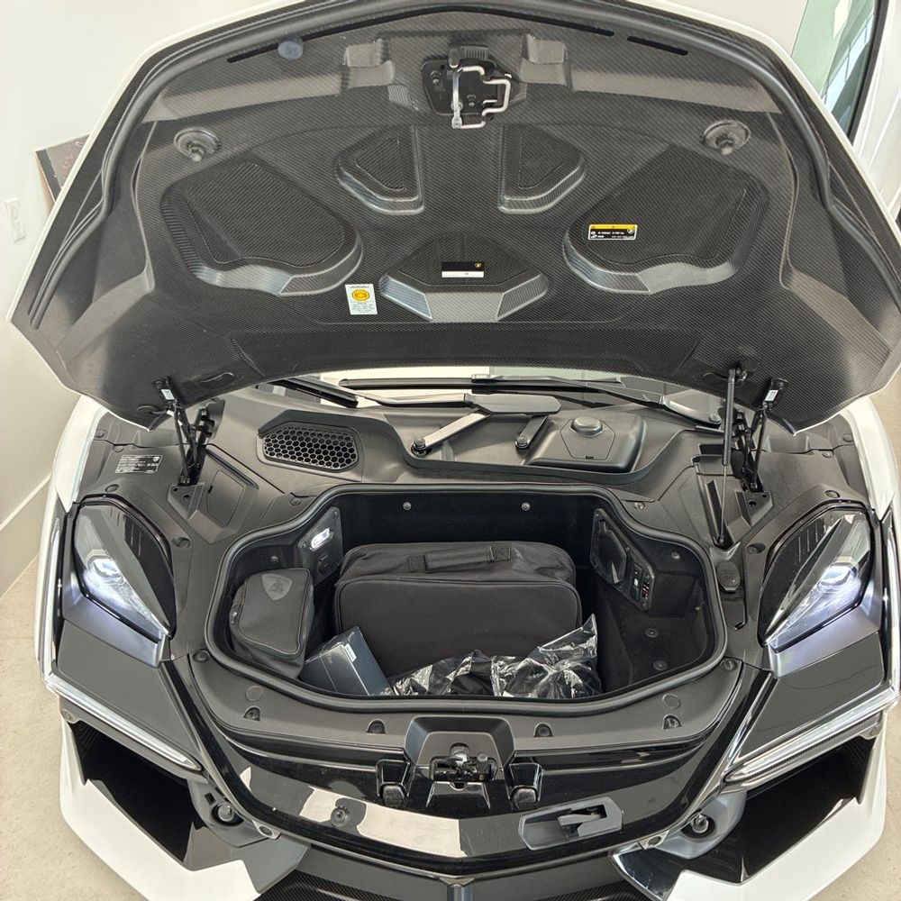 2024 Lamborghini Revuelto