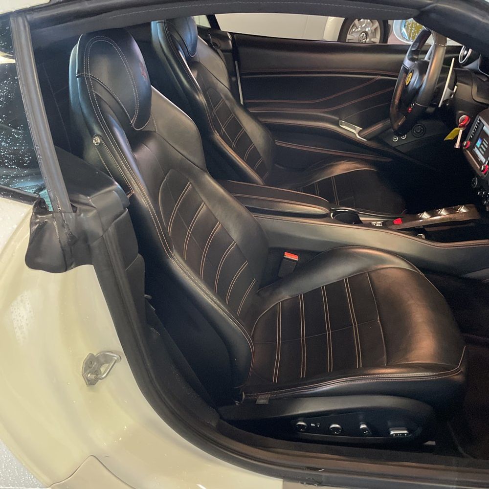 2017 Ferrari California T Base