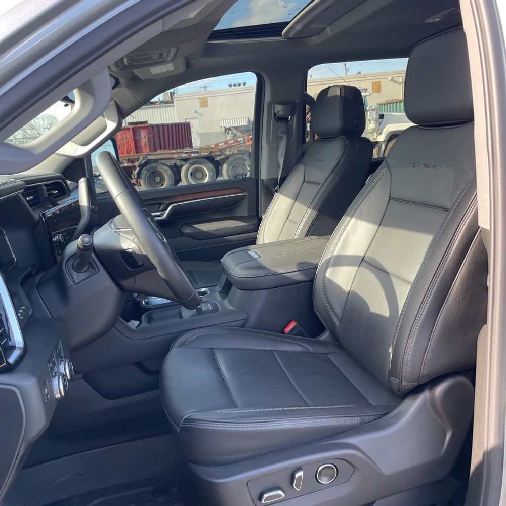 2025 GMC Sierra 3500HD Denali