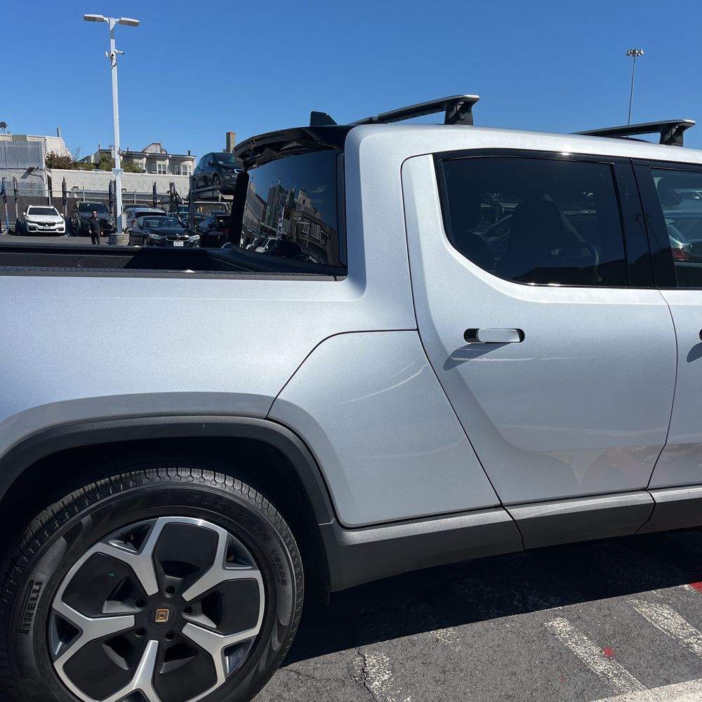 2024 Rivian R1T Adventure Dual-Motor