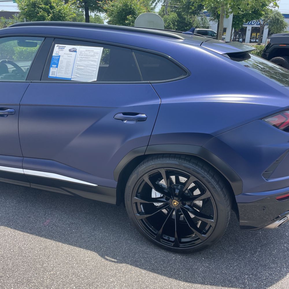 2022 Lamborghini Urus Base