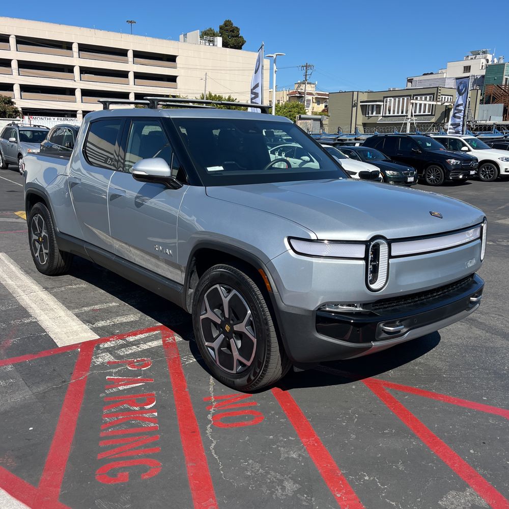 2024 Rivian R1T Adventure Dual-Motor