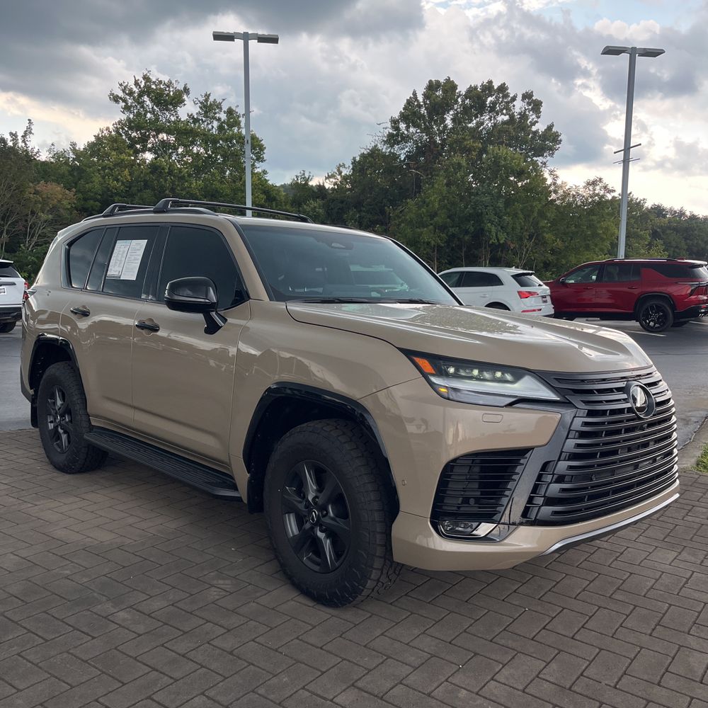 2025 Lexus LX 700h Overtrail