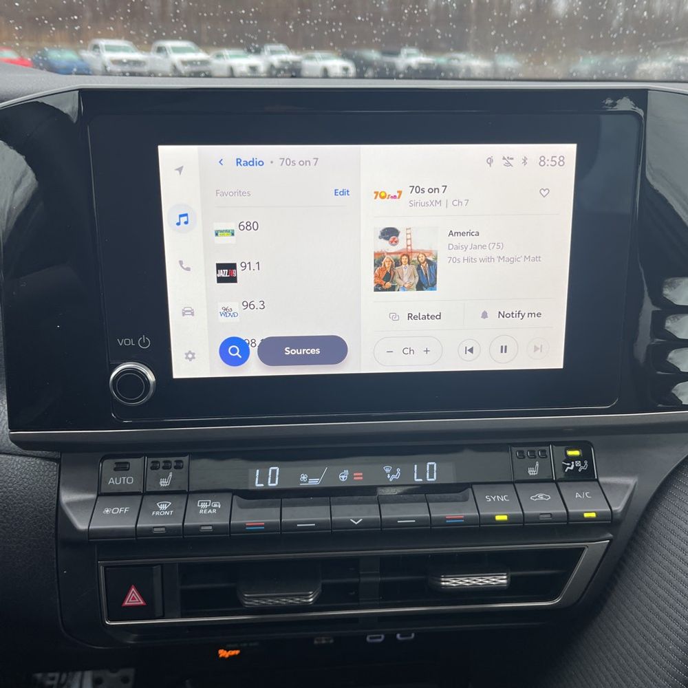 2025 Toyota Camry SE