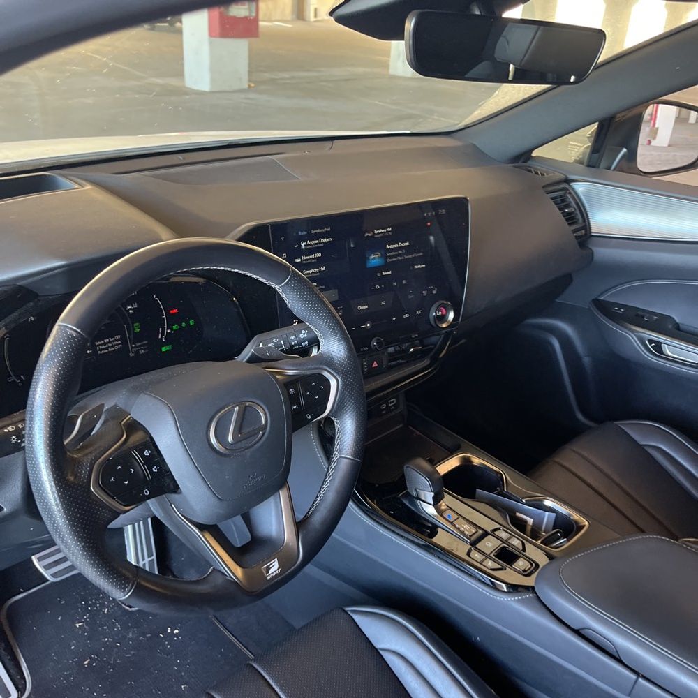 2024 Lexus NX 450h+ F SPORT Handling