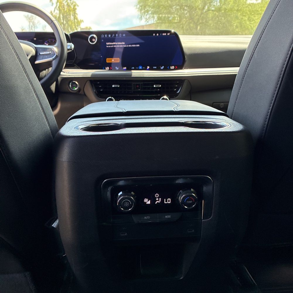 2025 Chevrolet Suburban Z71
