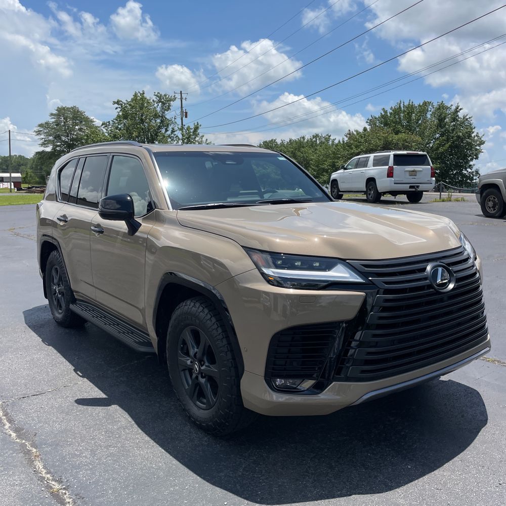 2025 Lexus LX 700h Overtrail