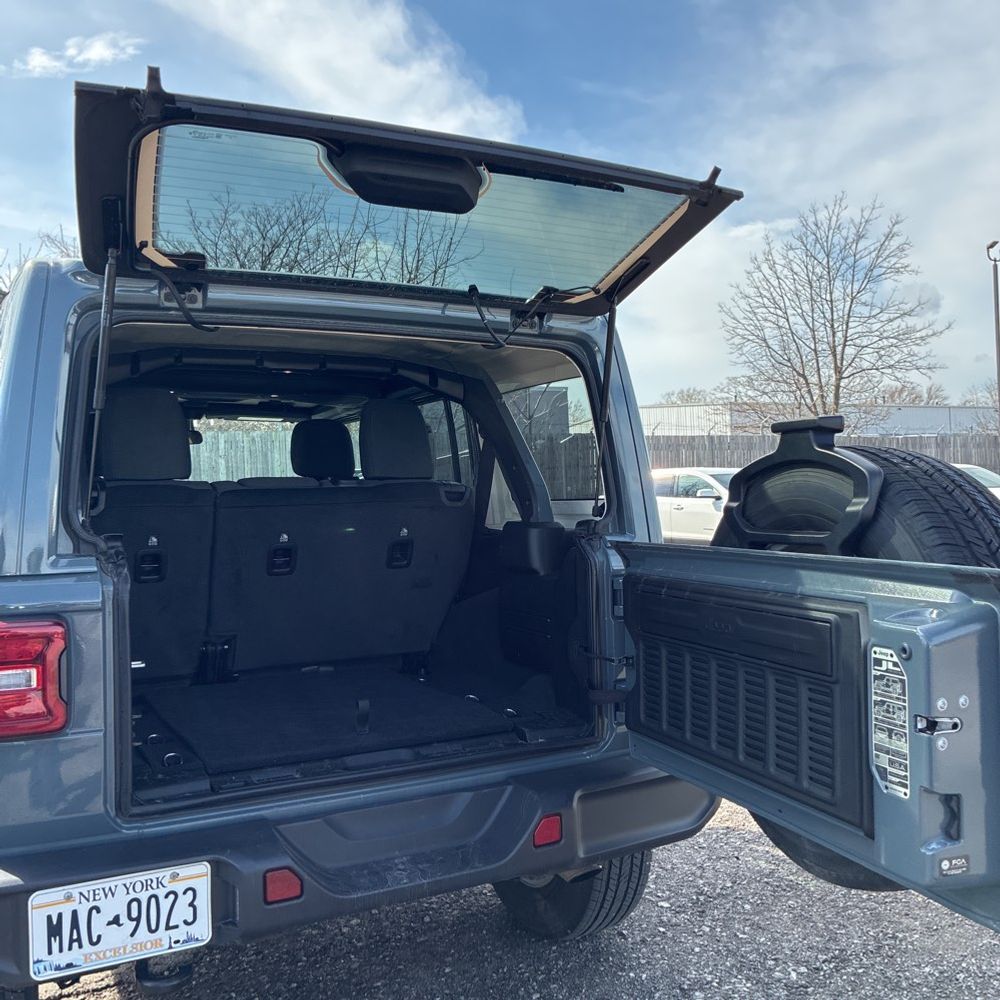 2026 Jeep Wrangler 4-Door Sahara 4x4