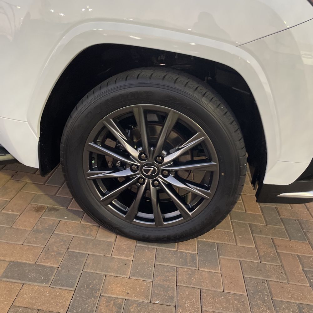 2024 Lexus LX 600 F SPORT Handling