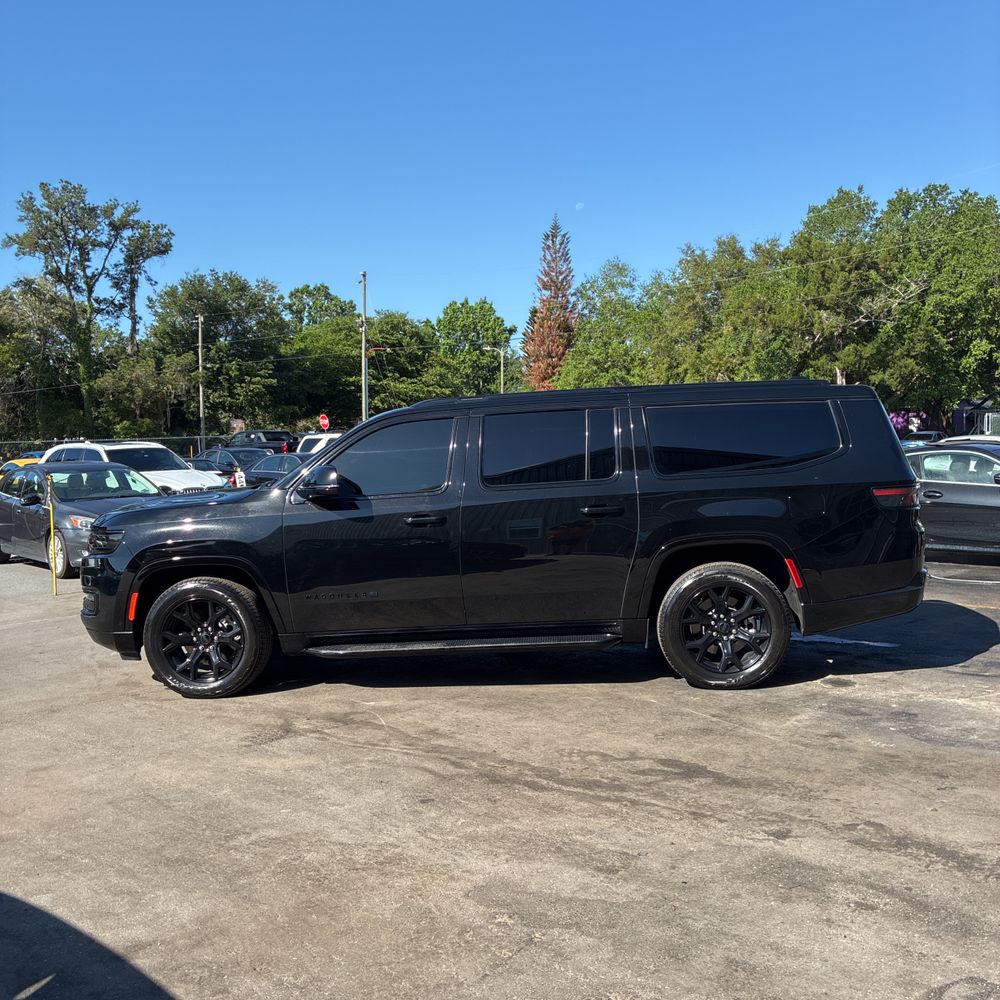 2025 Jeep Wagoneer L Series II Carbide 4x4