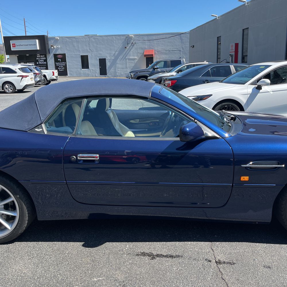 2001 Aston Martin DB7 Volante
