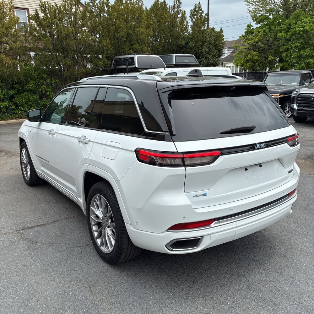 2022 Jeep Grand Cherokee 4xe Summit 4x4