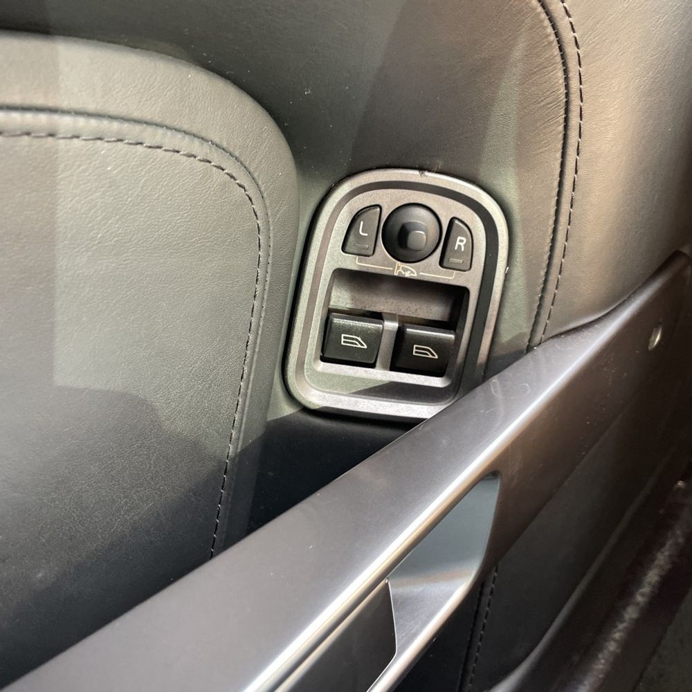 2005 Aston Martin DB9 Volante