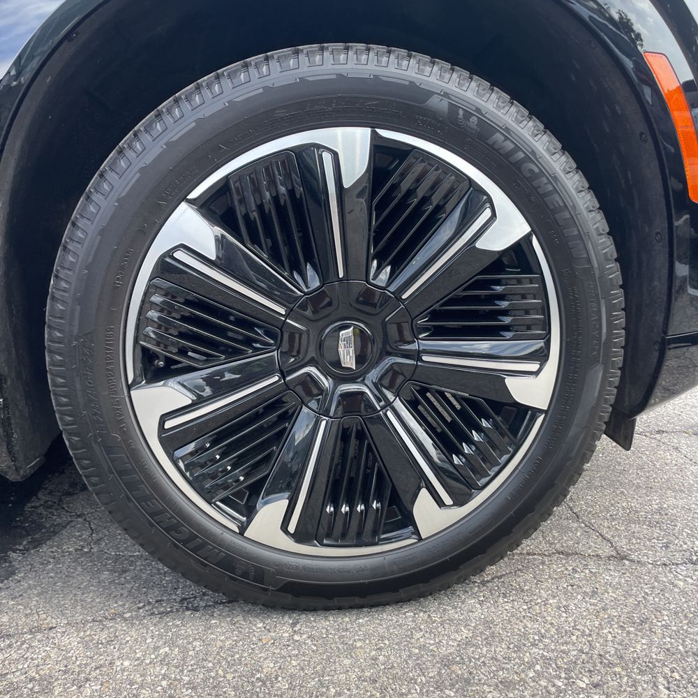2025 Cadillac Escalade IQ Sport 2