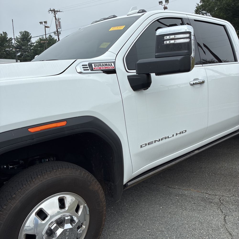 2025 GMC Sierra 3500HD Denali