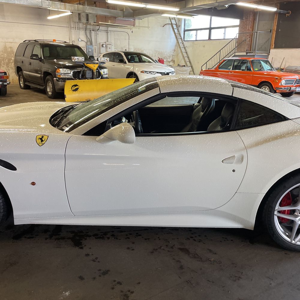 2017 Ferrari California T Base
