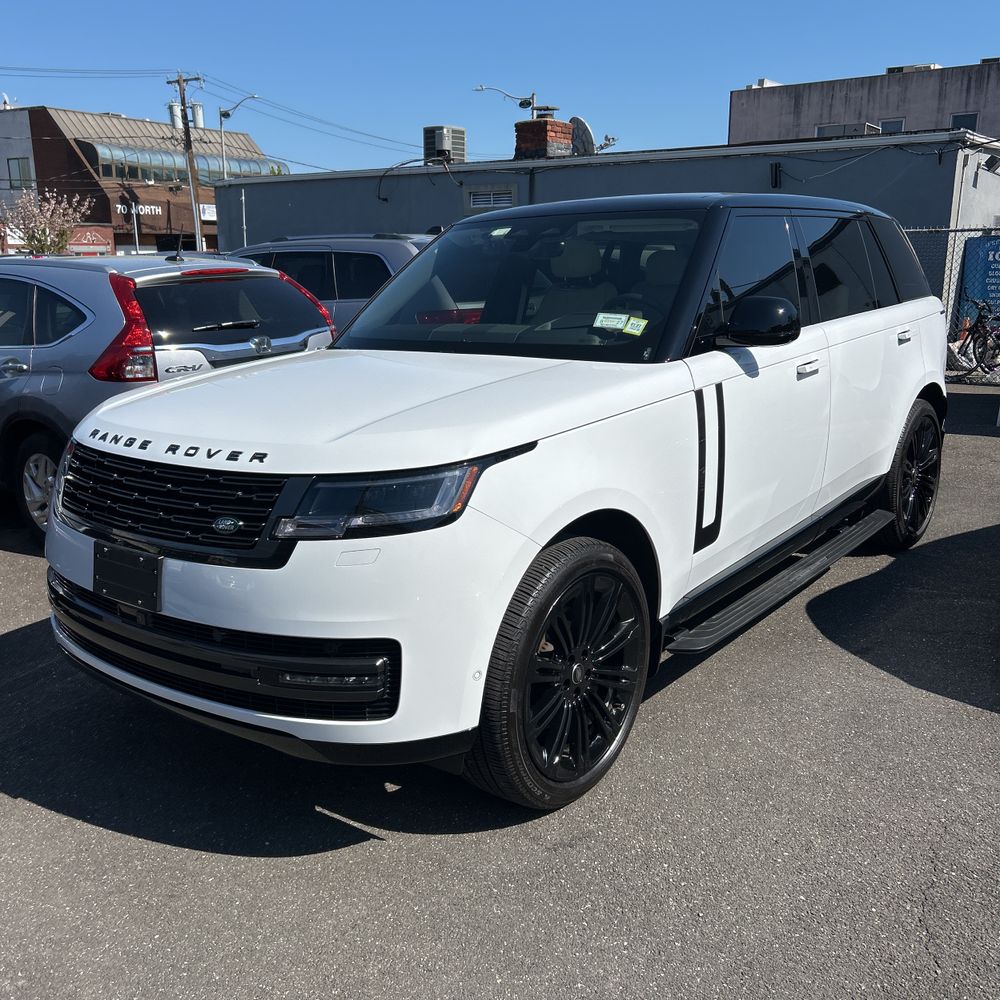 2025 Land Rover Range Rover P400 SE LWB