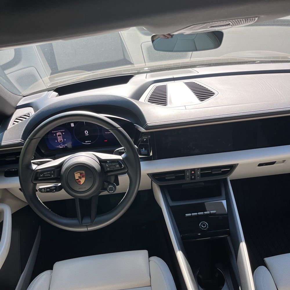 2024 Porsche Macan EV 4