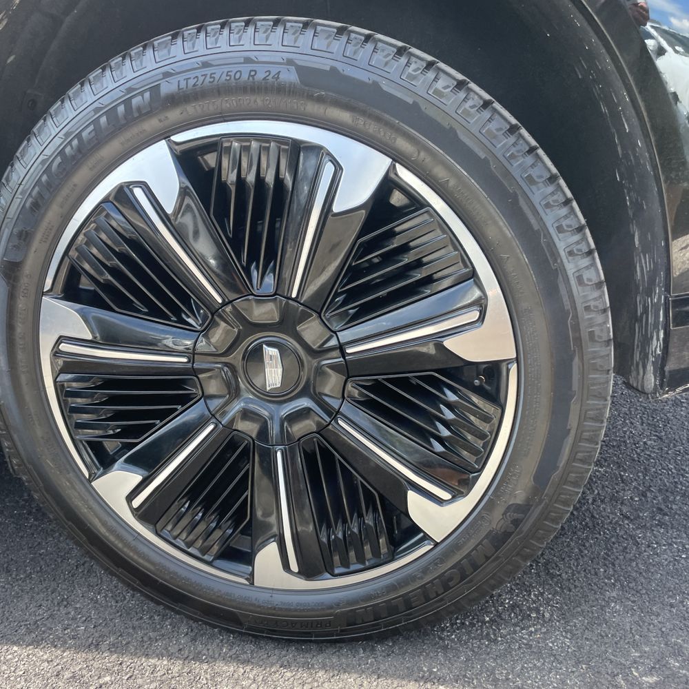 2025 Cadillac Escalade IQ Sport 2