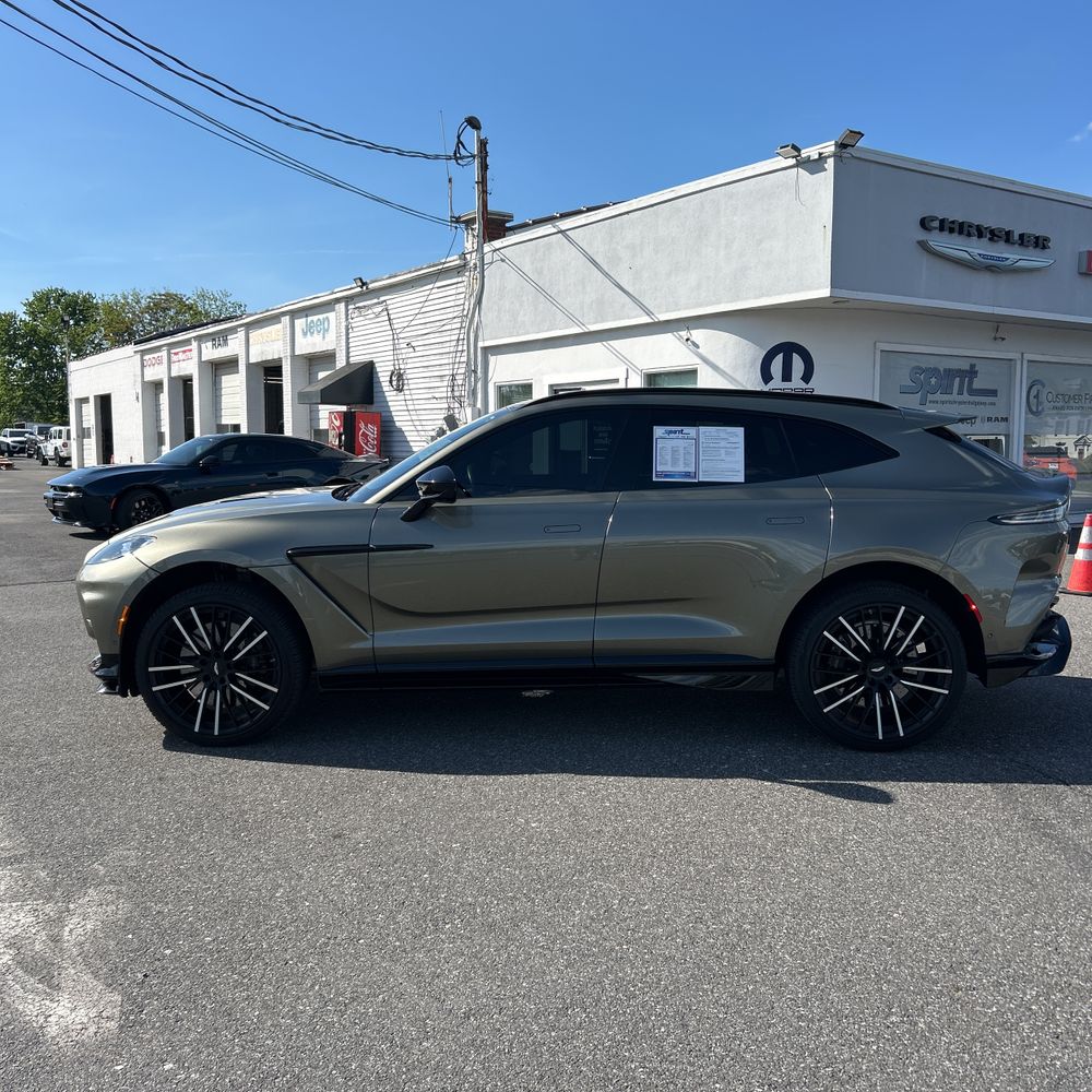 2024 Aston Martin DBX 707
