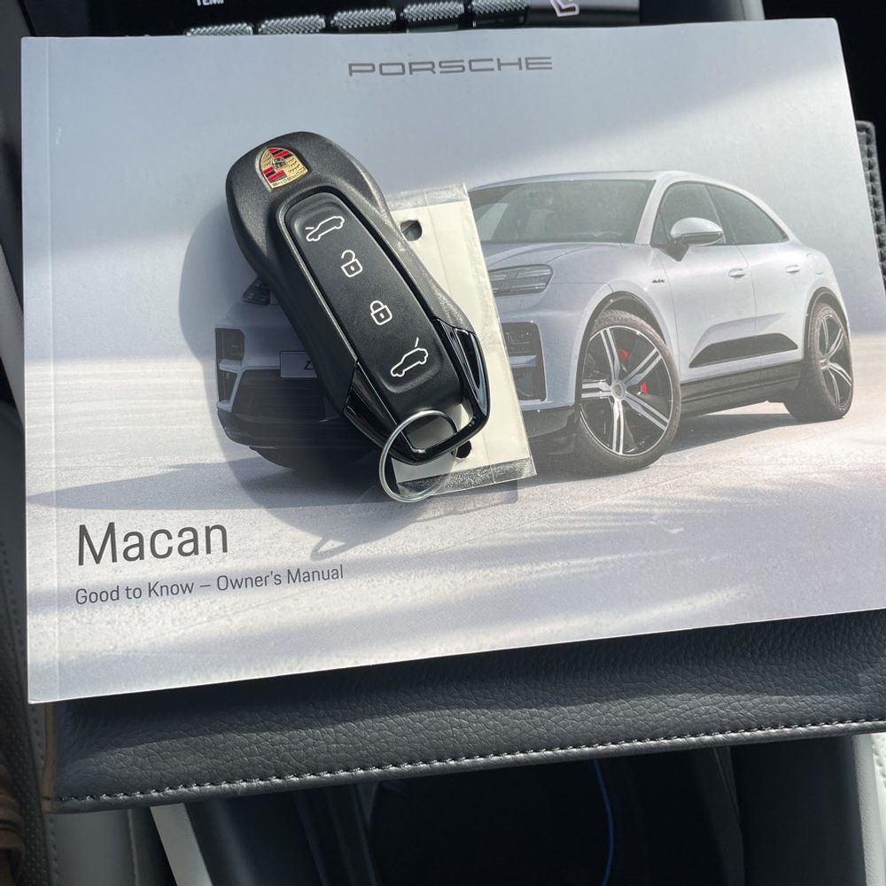 2024 Porsche Macan EV 4