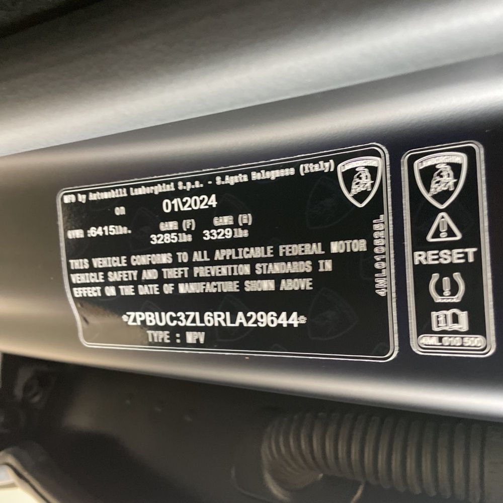 2024 Lamborghini Urus Performante