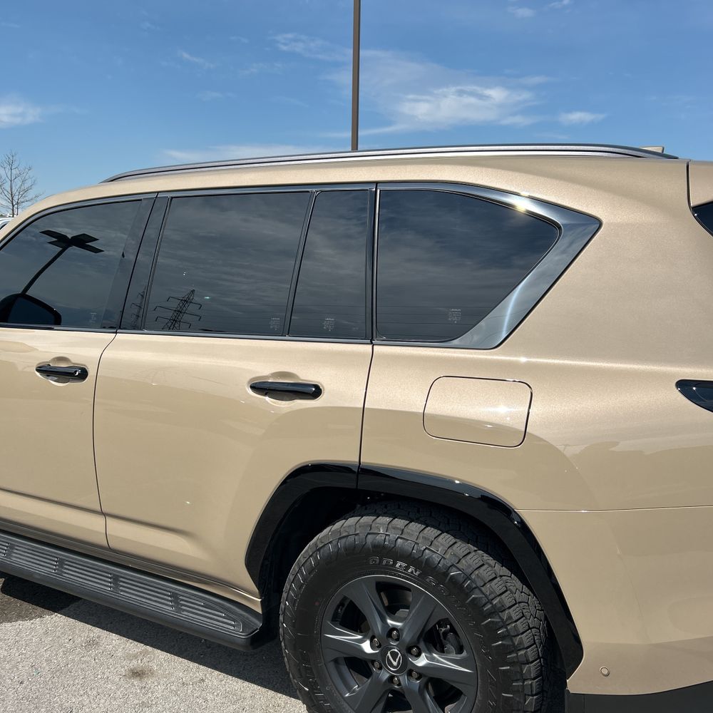 2025 Lexus LX 700h Overtrail