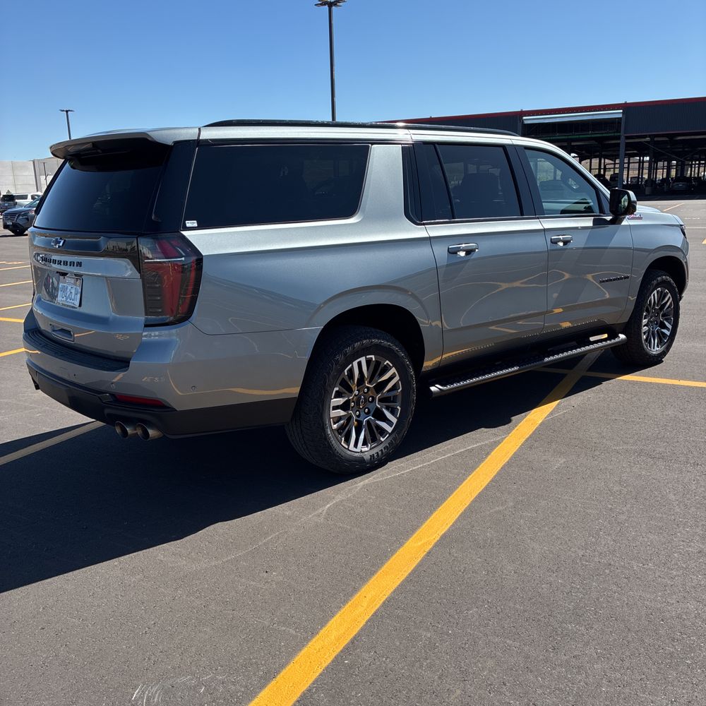 2025 Chevrolet Suburban Z71