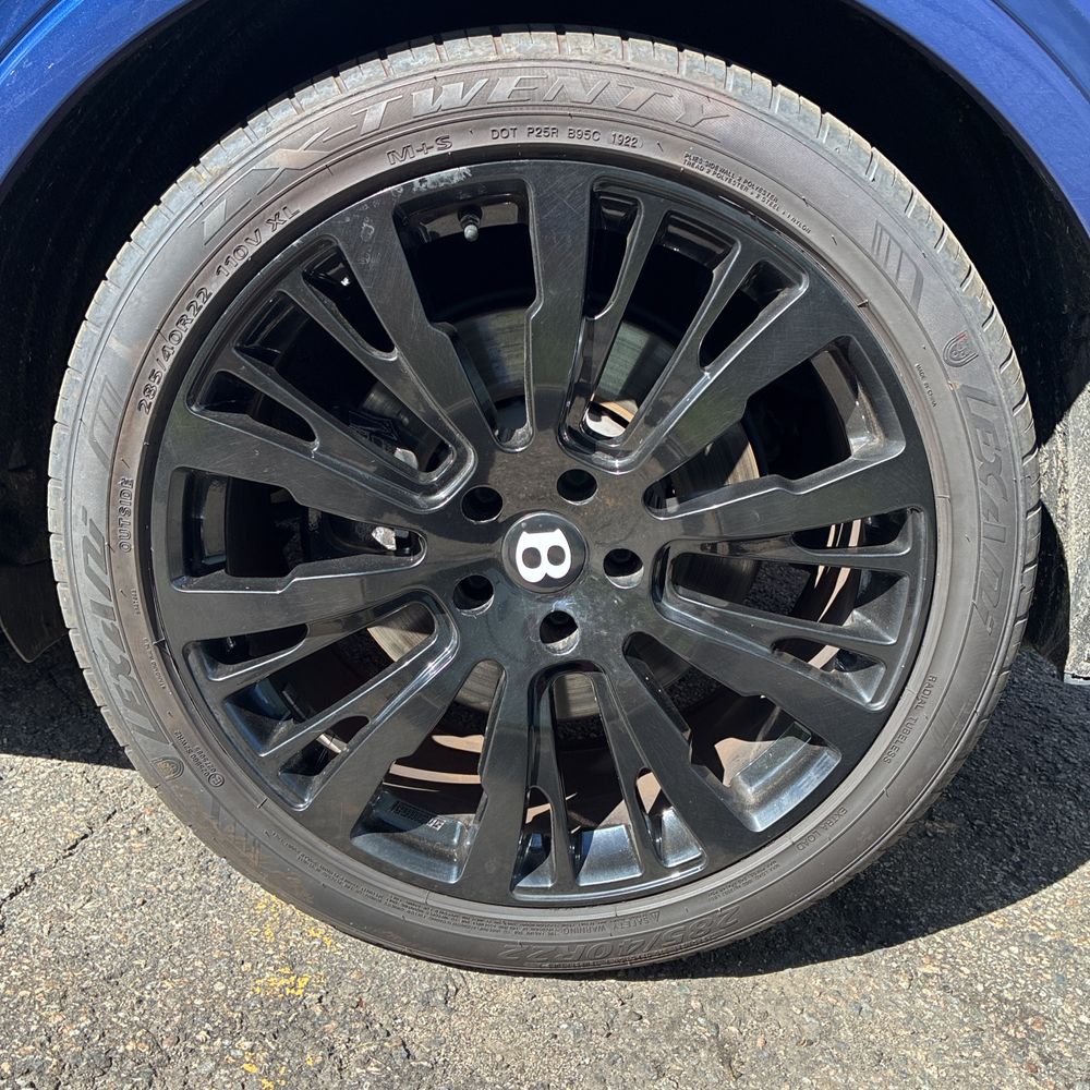 2017 Bentley Bentayga Base