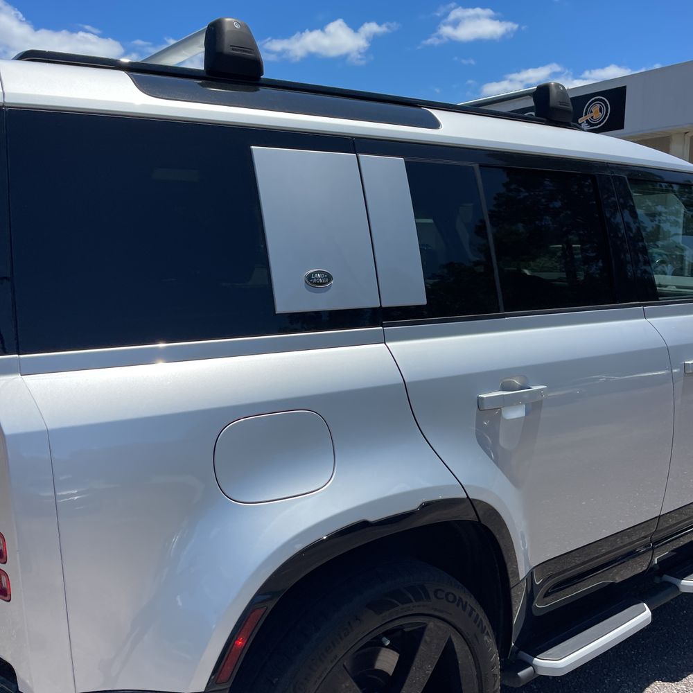 2023 Land Rover Defender 110 X-Dynamic SE