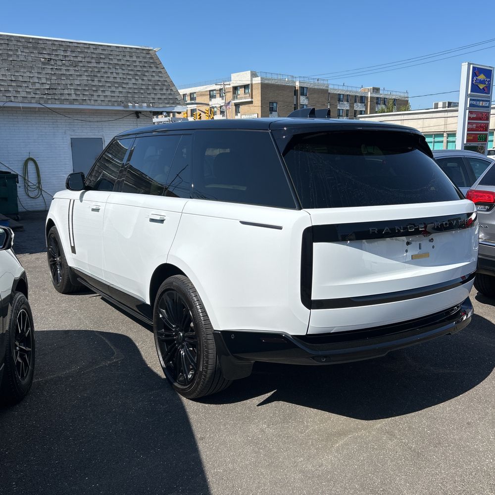 2025 Land Rover Range Rover P400 SE LWB