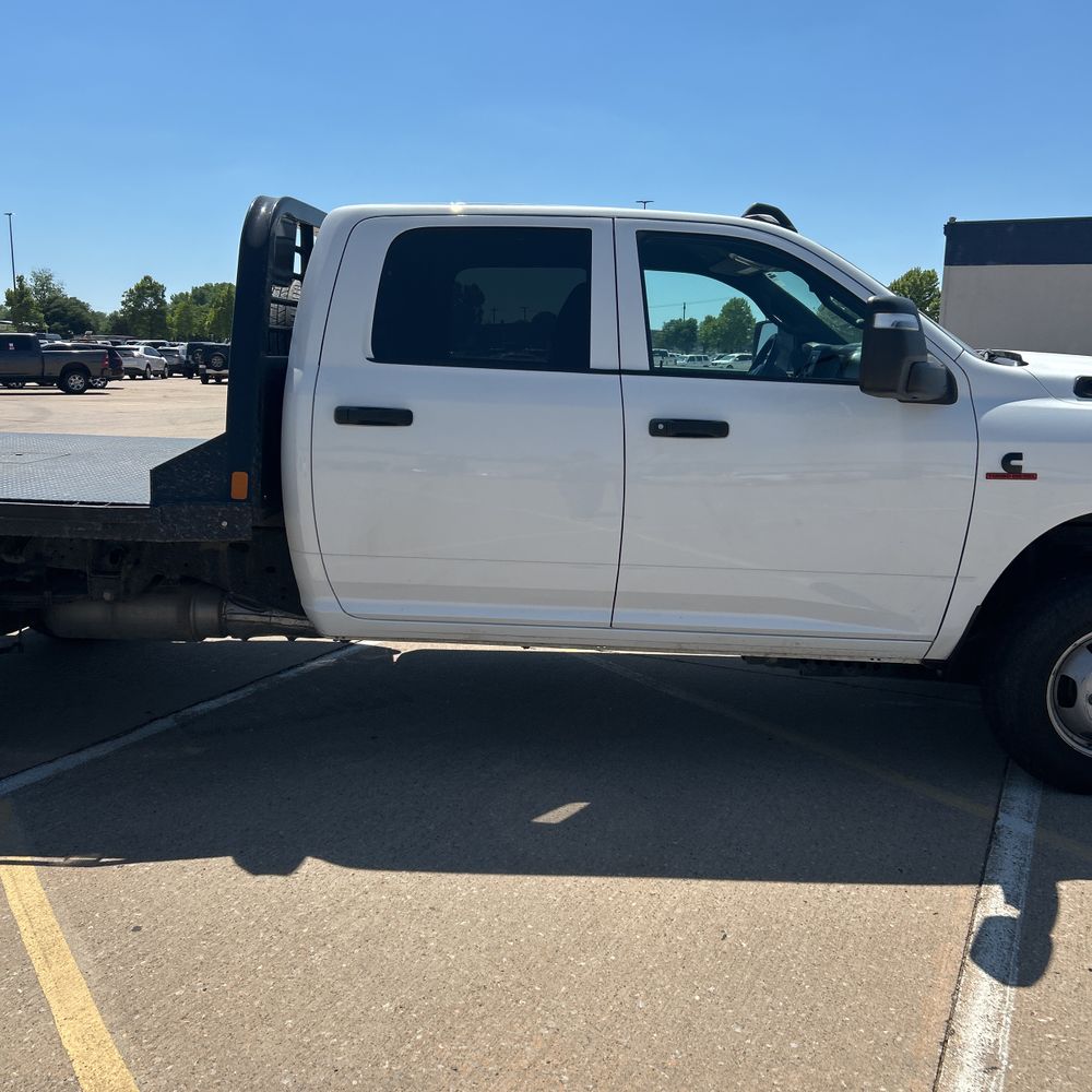 2024 Ram 3500 Chassis Tradesman/SLT/Laramie/Limited