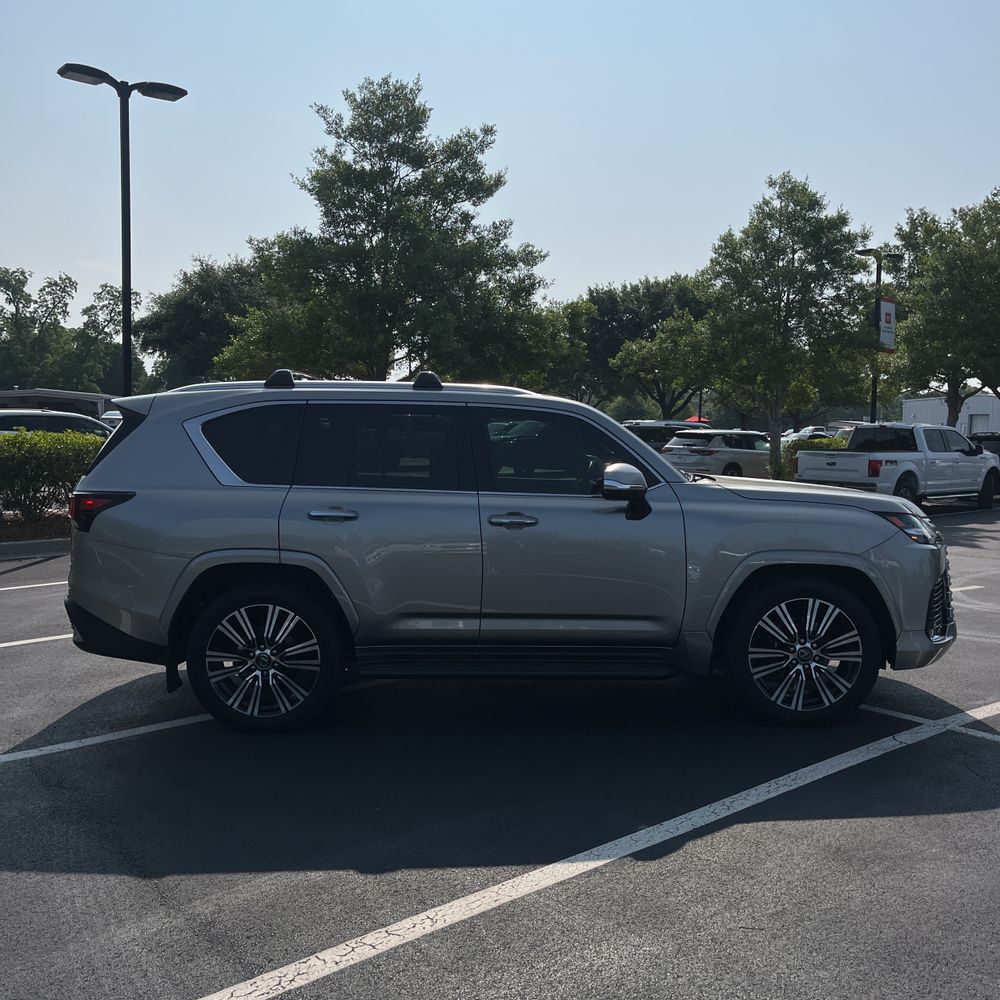 2024 Lexus LX 600 Luxury