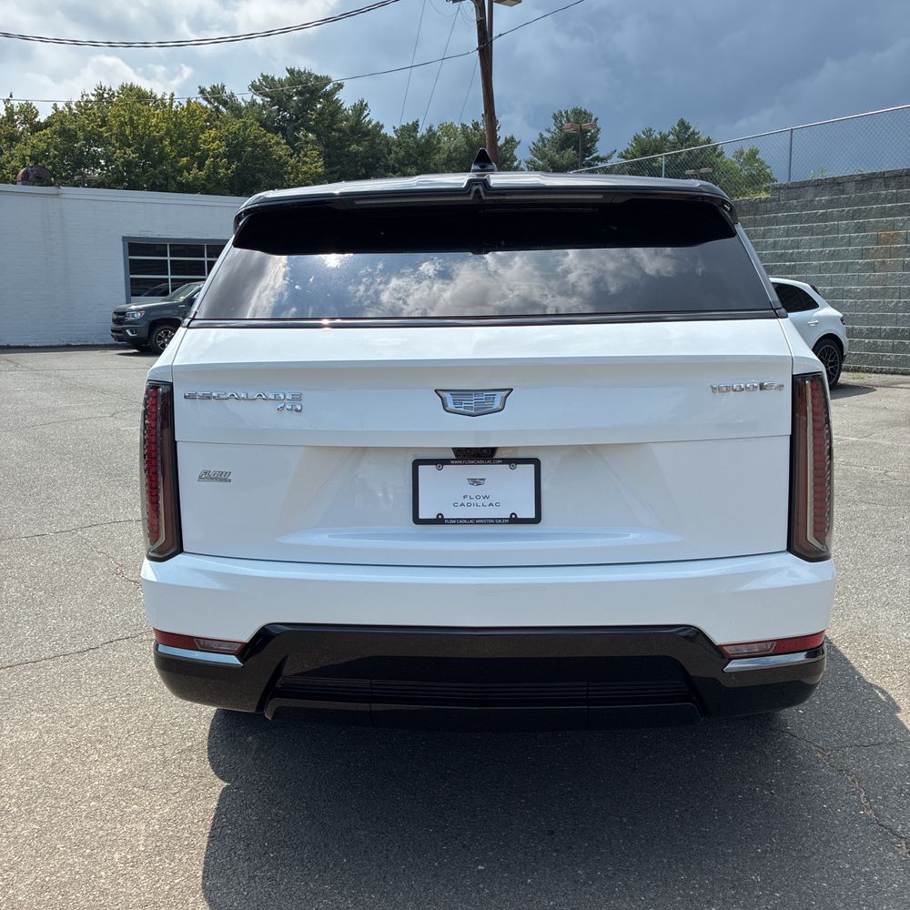 2025 Cadillac Escalade IQ Sport 2