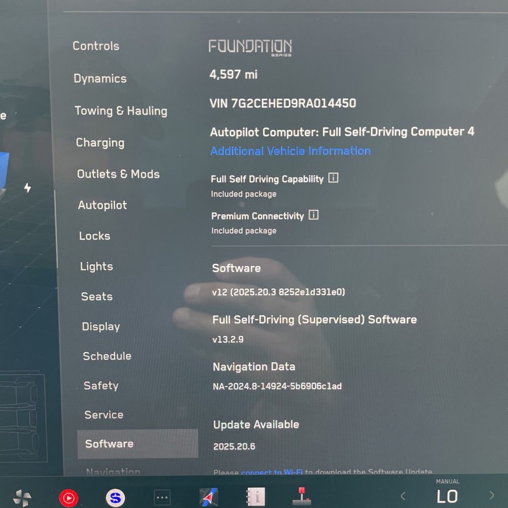 2024 Tesla Cybertruck Base
